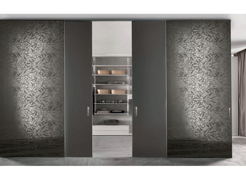 SCREEN | Mirrored glass cabinet door